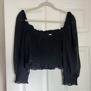 🌸Black Smocked Top